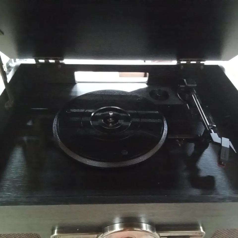 BOXED I-BOX WALTERS TIMELESS COLLECTION RETRO TURNTABLE 