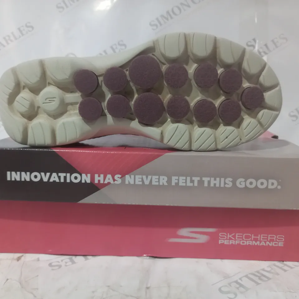 BOXED PAIR OF SKECHERS GO WALK 6 TRAINERS IN BURGUNDY UK SIZE 6