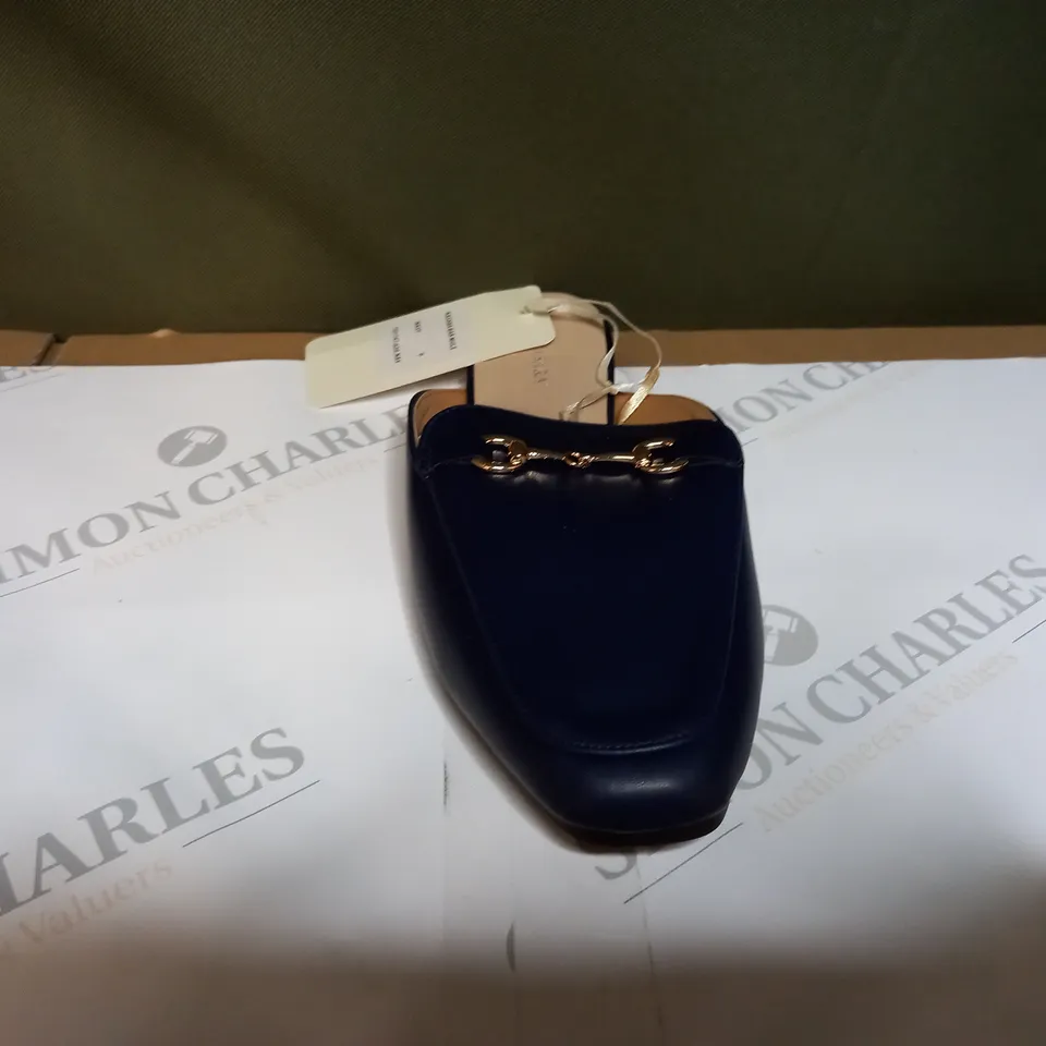 KASARA BAR MULE SIZE 6 
