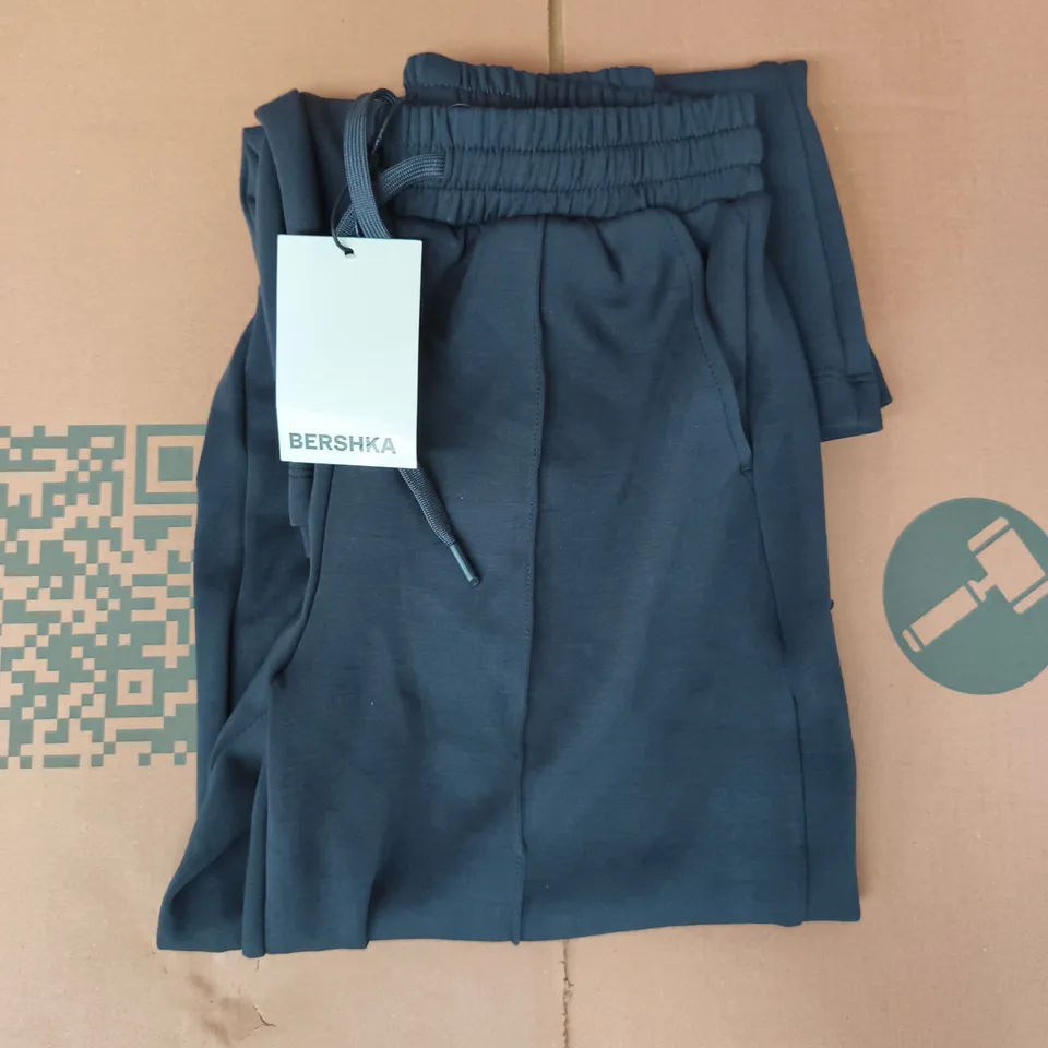 BERSHKA SWEATPANTS IN CHARCOAL GREY SIZE XS
