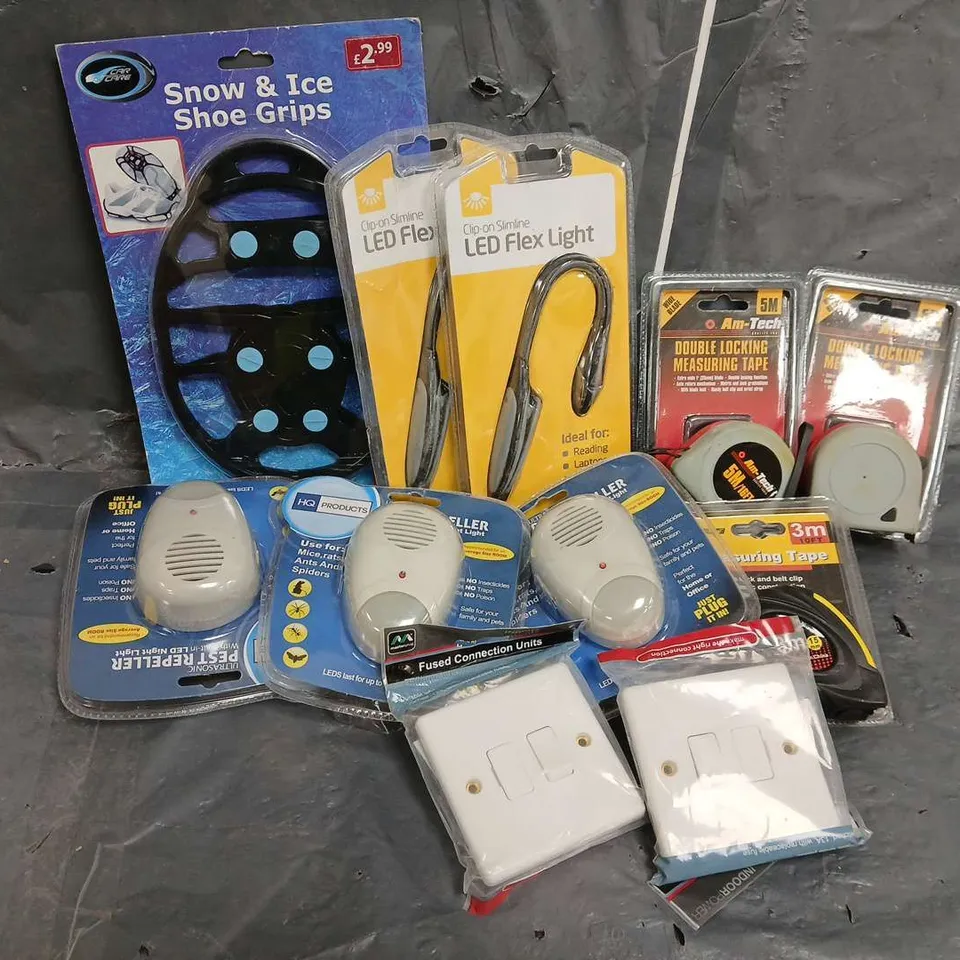 APPROXIMATELY 40 ASSORTED ITEMS TO INCLUDE CLIP-ON LED FLEX LIGHT, MEASURING TAPE, ULTRASONIC PEST REPELLER, SNOW & ICE SHOE GRIPS, SWITCHED FUSED CONNECTION UNIT, CISTERN BLOCKS