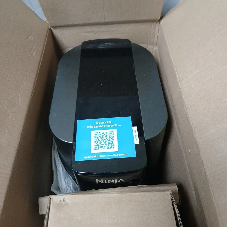 NINJA CREAMI ICE CREAM AND FROZEN DESSERT MAKER NC300U