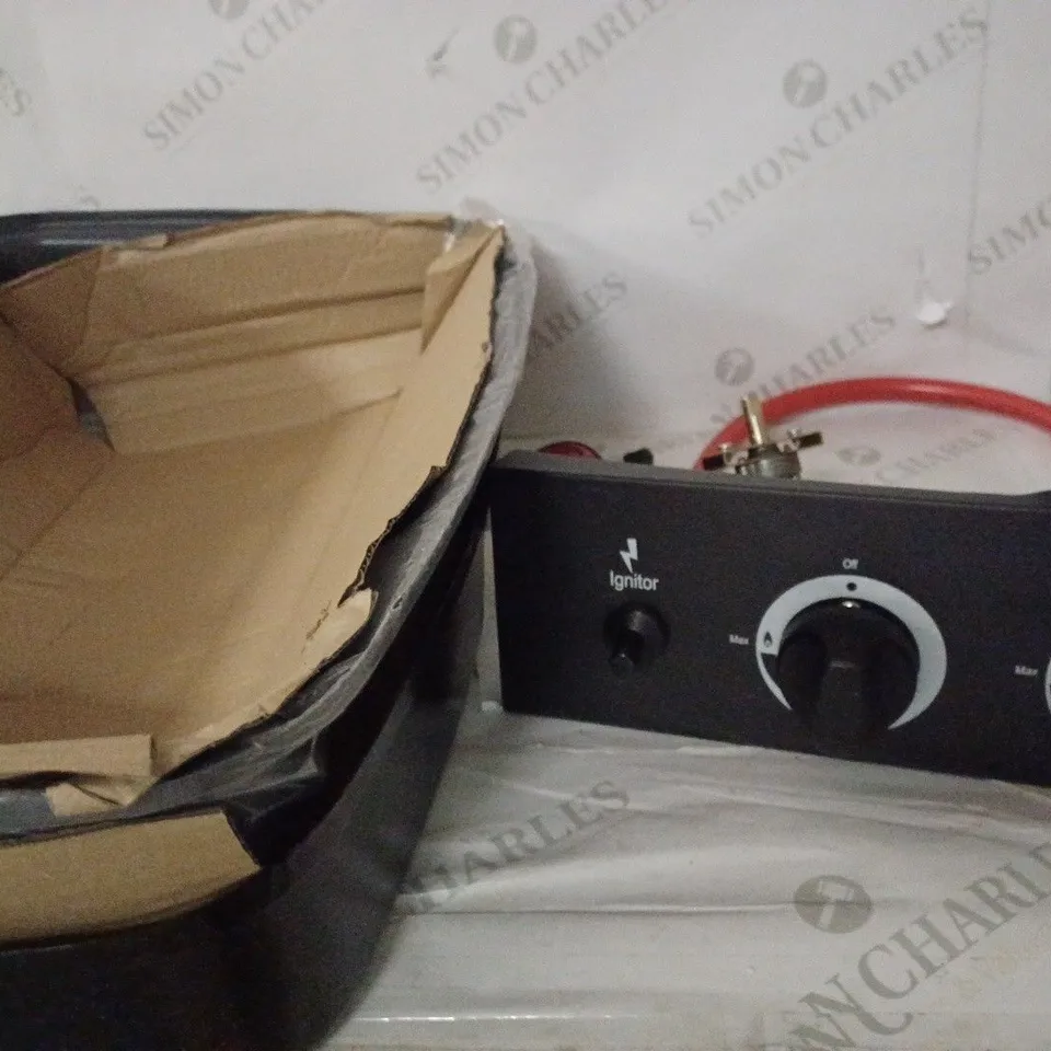 2 GAS BURNING BBQ WITH SIDE BURNER