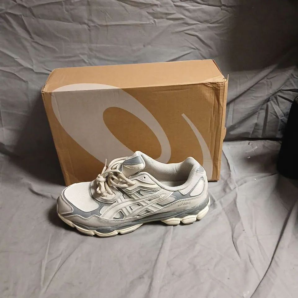 ASICS GREY & WHITE RUNNING SHOES – SIZE UK 9