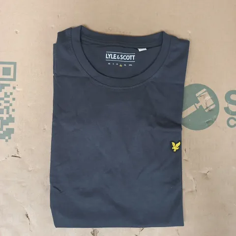 LYLE & SCOTT T-SHIRT IN CHARCOAL SIZE LARGE