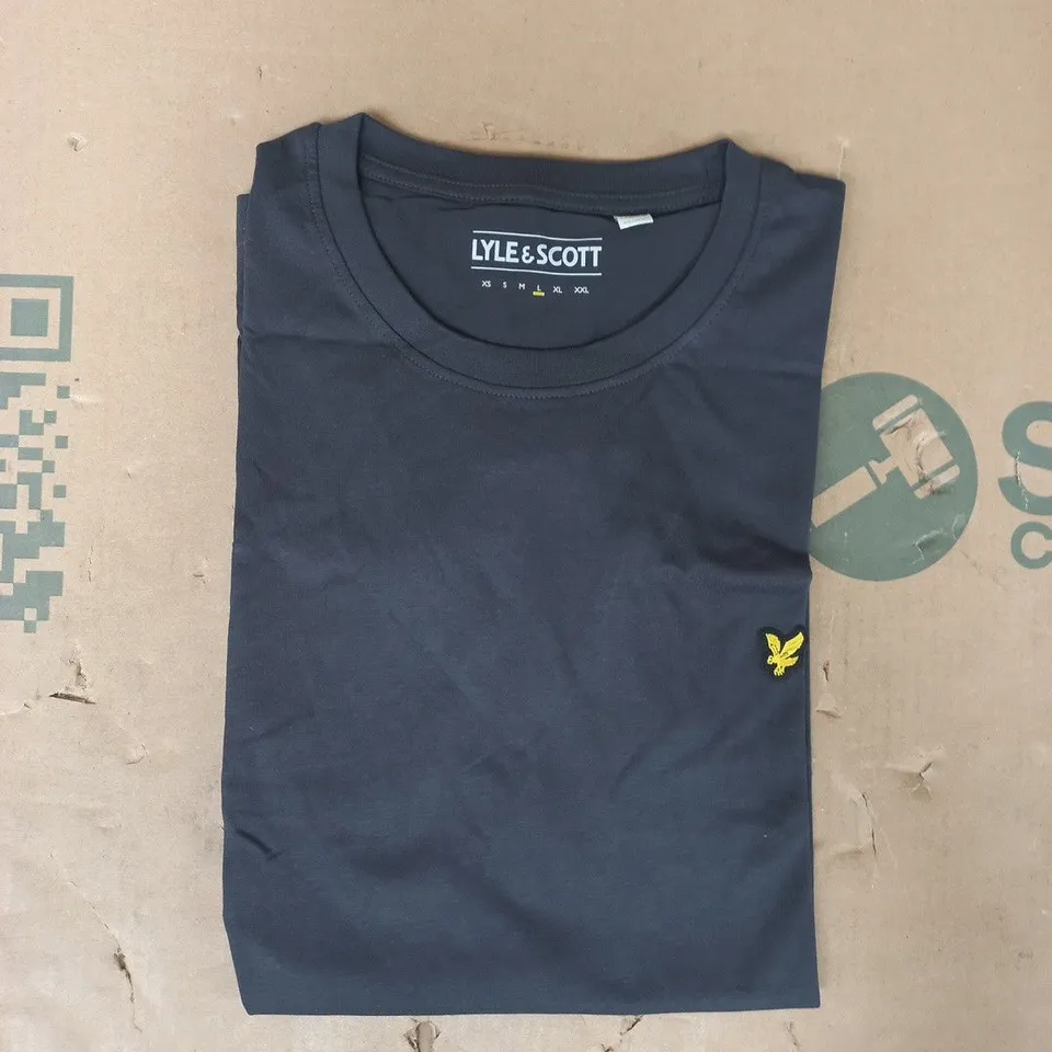 LYLE & SCOTT T-SHIRT IN CHARCOAL SIZE LARGE