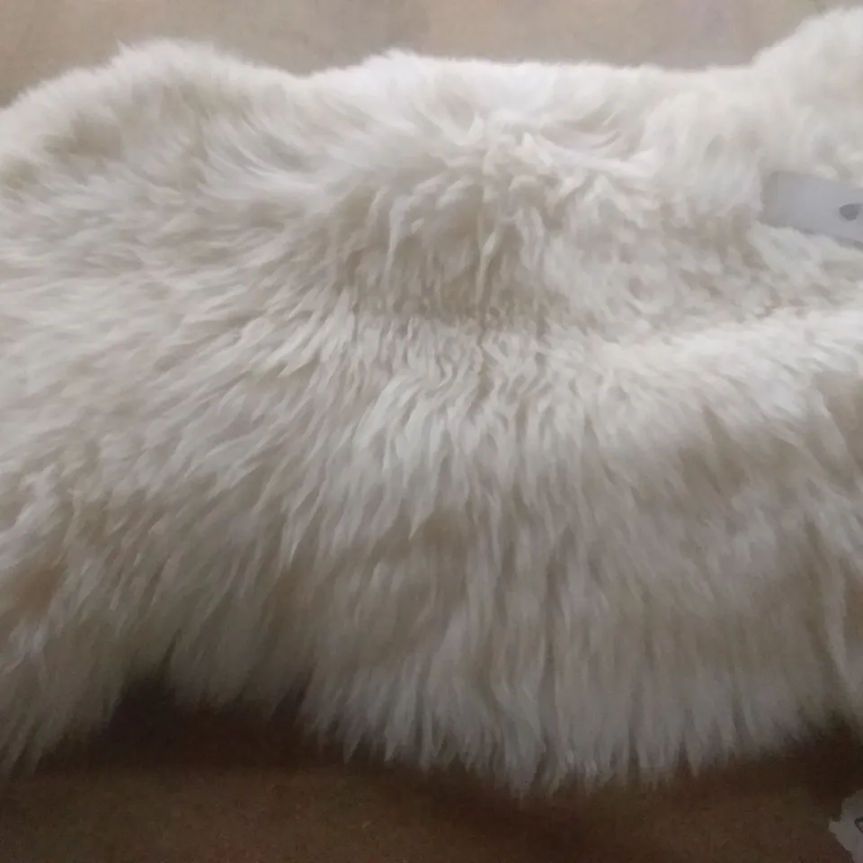 FREDRIKSTAD SHEEPSKIN WHITE RUG 90X60CM