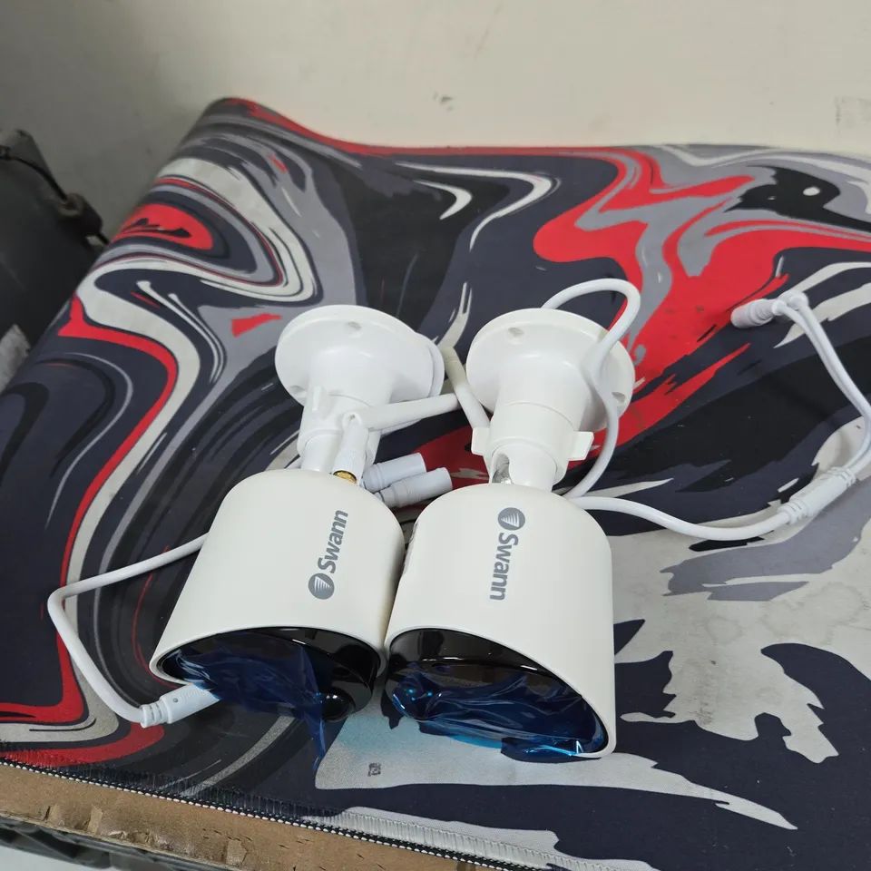 SWANN CCTV CAMERAS – WHITE PAIR WITH MOUNTING BASES 