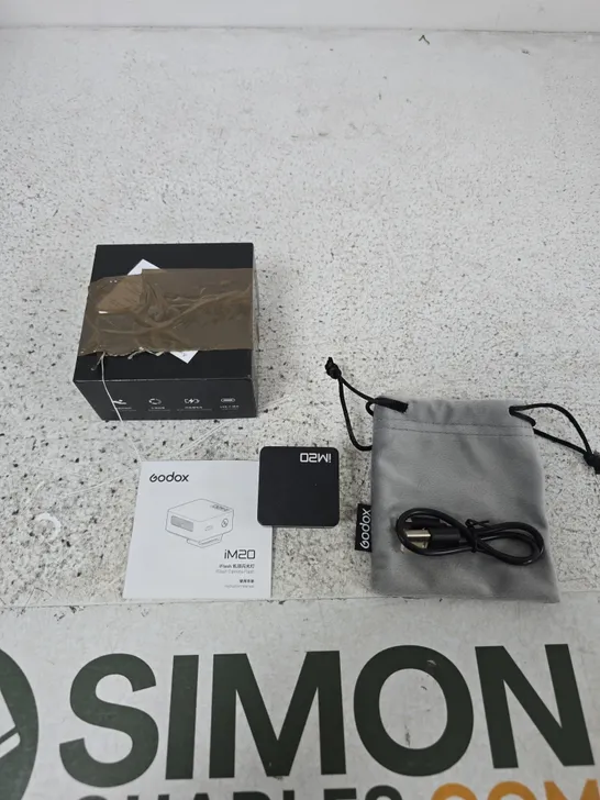 Lot 6248: GODOX IFLASH CAMERA FLASH IM20 - 5927797 | Simon Charles ...
