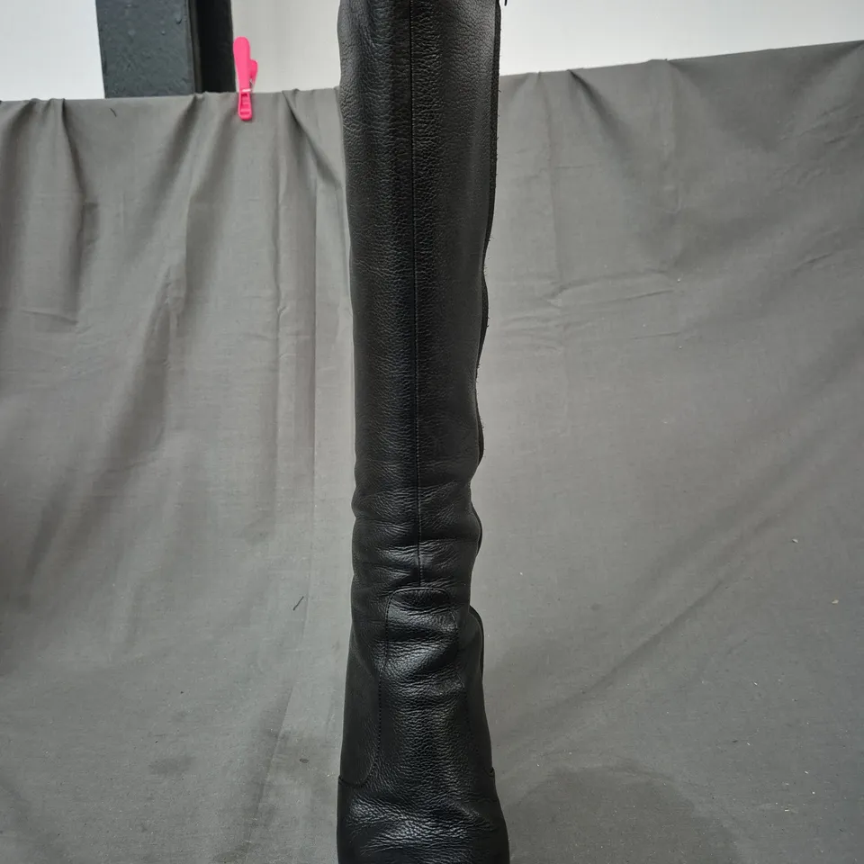 BOXED PAIR OF SERGIO ROSSI HEELED KNEE-HIGH BOOTS IN BLACK EU SIZE 38