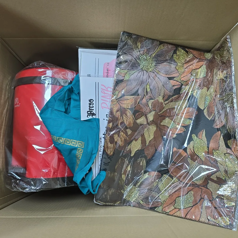 BOX OF ASSORTED ITEMS TO INCLUDE PICTURE FRAME - SACCHETTO - BAGS 