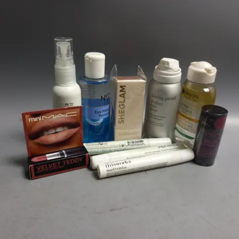 APPROXIMATELY 10 ASSORTED HEALTH AND BEAUTY PRODUCTS TO INCLUDE NO.7 EYE MAKEUP REMOVER, SHEGLAM SKIN SCULPT LIQUID CONTOUR, PHILIP KINGSLEY ROOT BOOSTING SPRAY