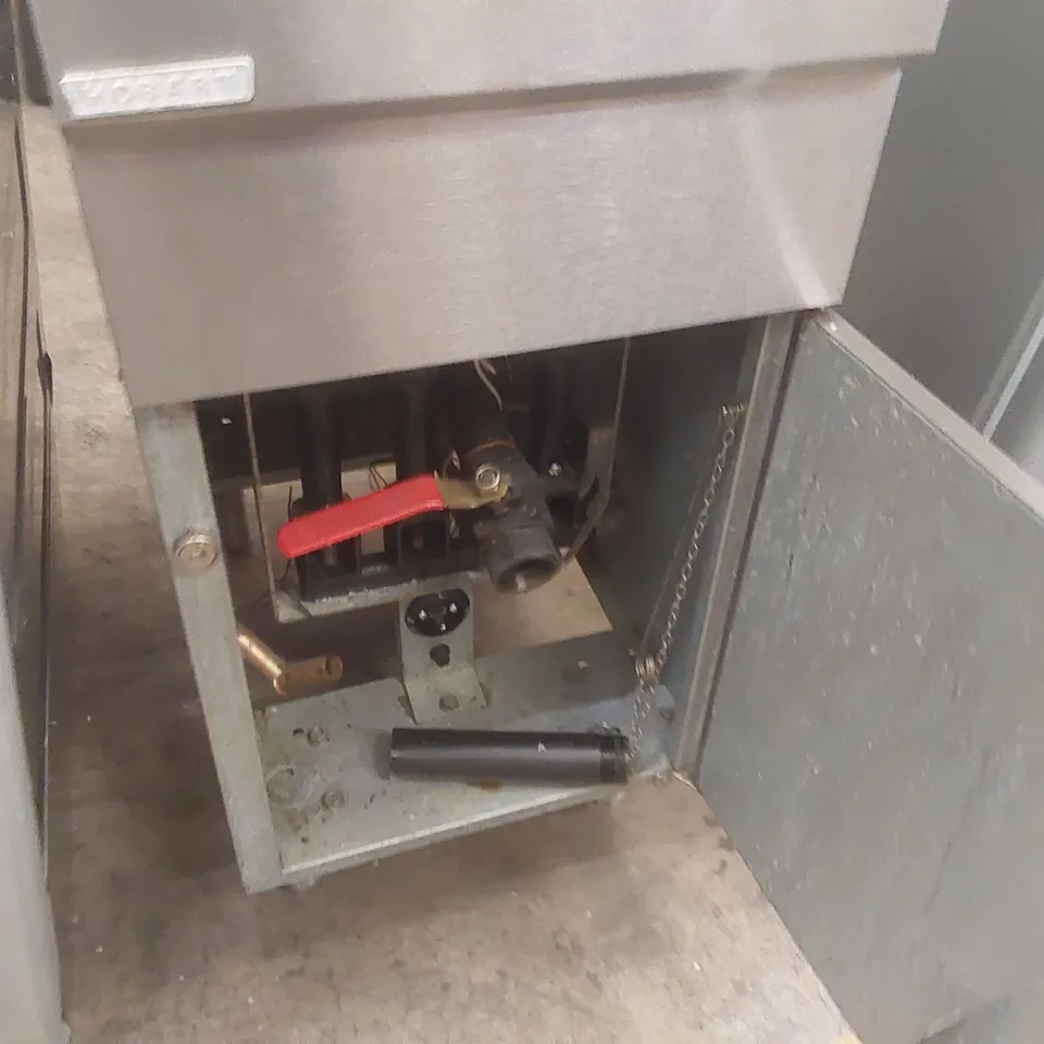 HOBART COMMERCIAL SINGLE TANK TWIN BASKET FRYER GAS