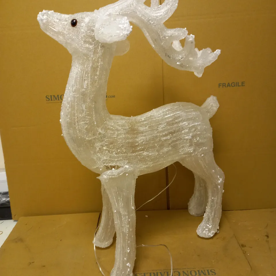 WERCHRISTMAS LARGE ACRYLIC PRE-LIT REINDEER CHRISTMAS DECORATION, 200 WHITE LED LIGHTS, 75CM