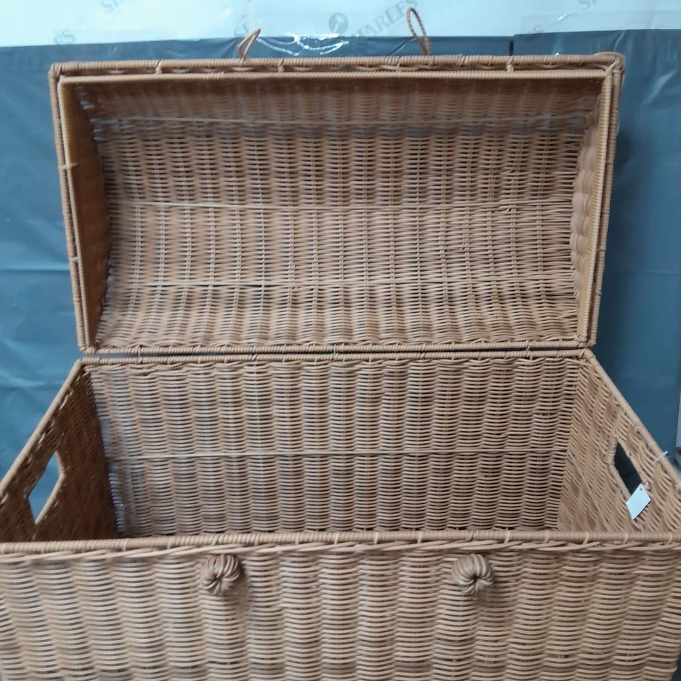 MEDIUM POLY RATTAN STORAGE CHEST - COLLECTION ONLY