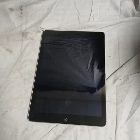 APPLE IPAD – SILVER 