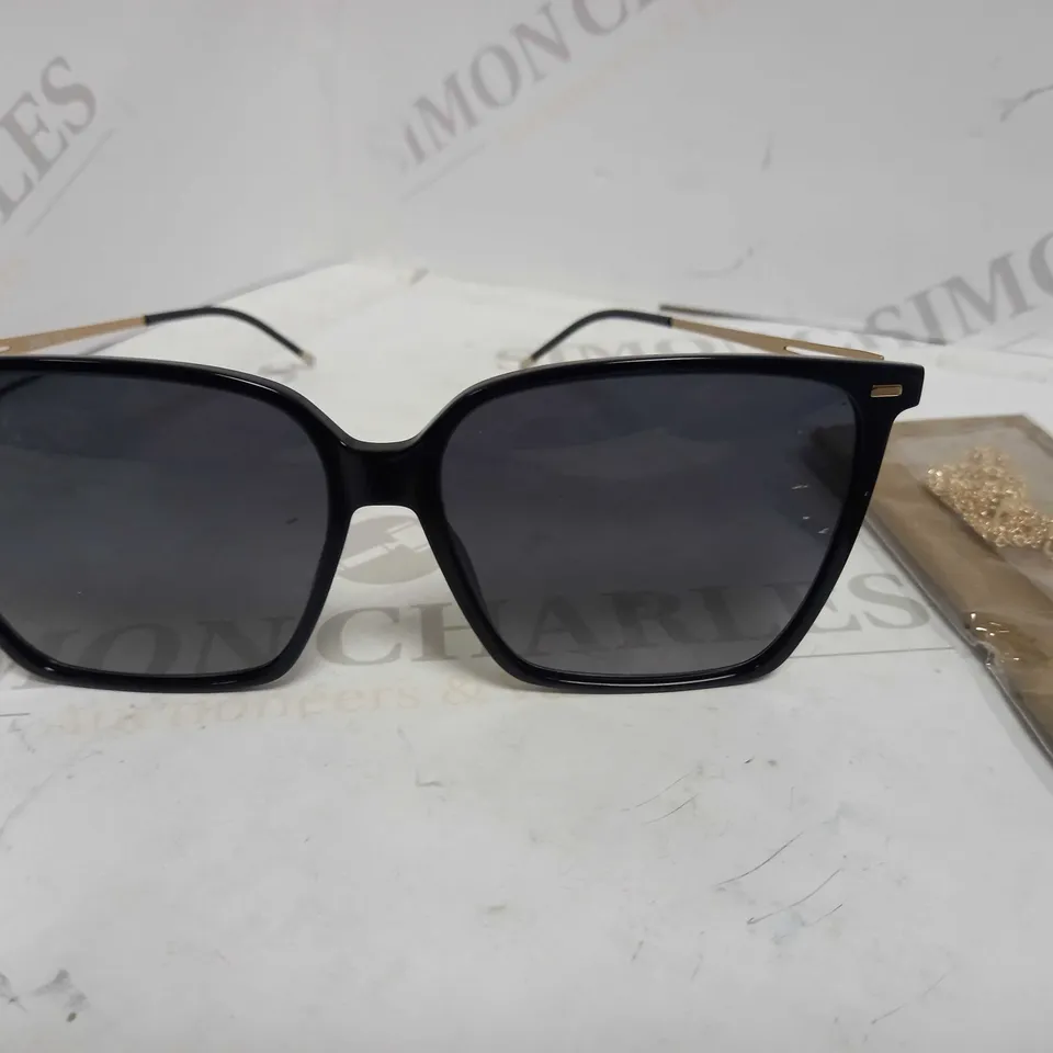 BOSS SQUARE SUNGLASSES WITH CHAIN RRP £165
