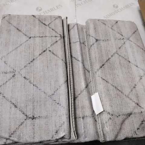 BOXED BLATT MACHINE WOMEN/POWERLOOMED LIGHT GREY RUG