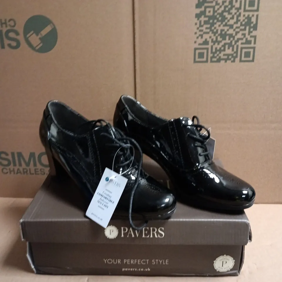 PAVERS BLACK PATENT LEATHER LACE-UP SHOES – UK 6 (EU 39)