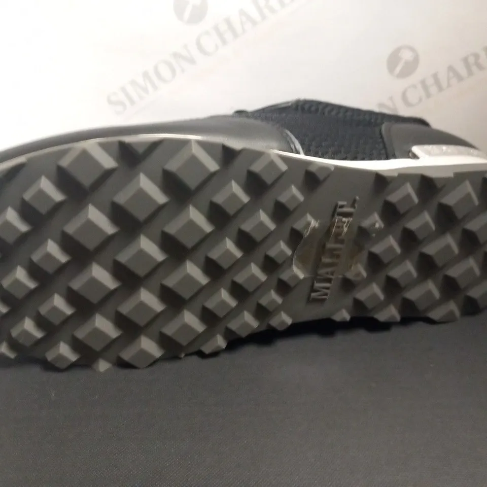 BOXED MALLET LONDON SIZE 9