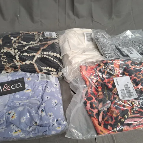 BOX OF ASSORTED CLOTHING ITEMS TOO INCLUDE COATS , TOPS, AND TROUSERS ETC.