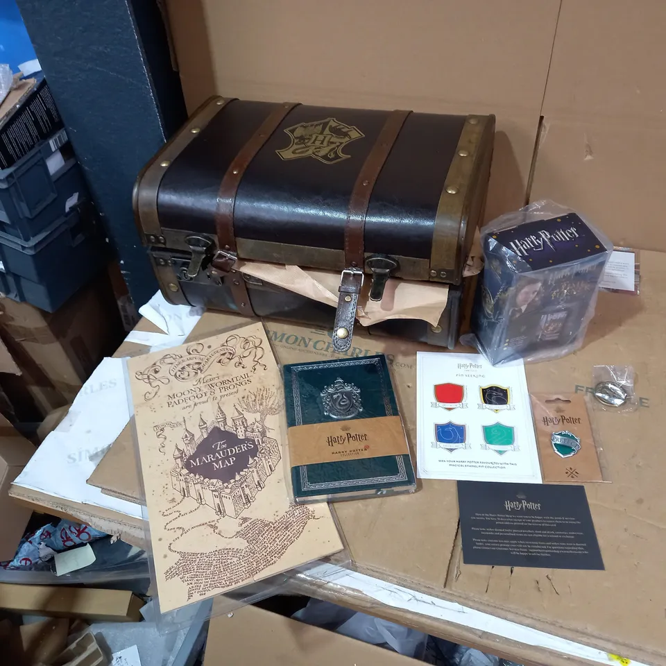 BOXED HARRY POTTER GIFT TRUNK SET