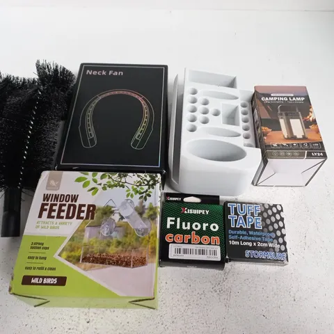 LOT OF APPROXIMATELY 9 ASSORTED HOUSEHOLD ITEMS TO INCLUDE CAMPING LIGHT, NECK FAN AND WINDOW FEEDER