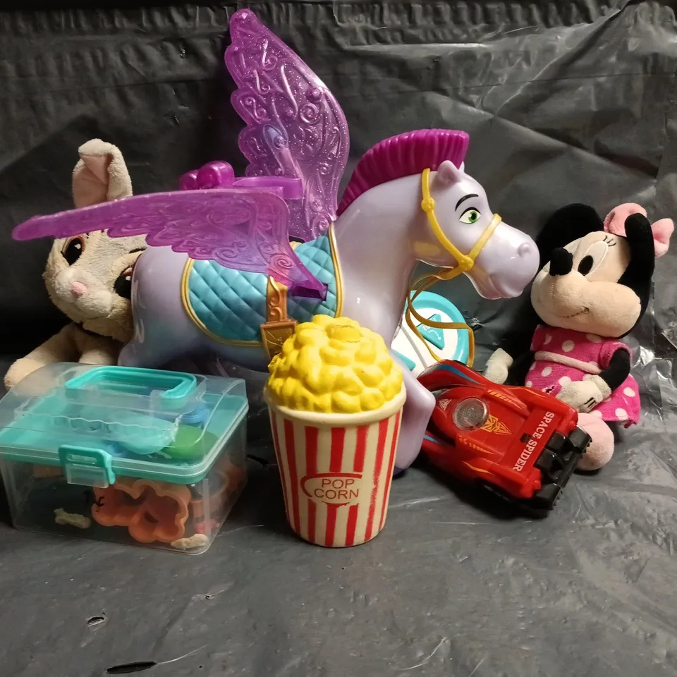 BOX OF APPROXIMATELY 10 ASSORTED TOYS AND GAMES TO INCLUDE PLUSHES, DOLLS, ETC