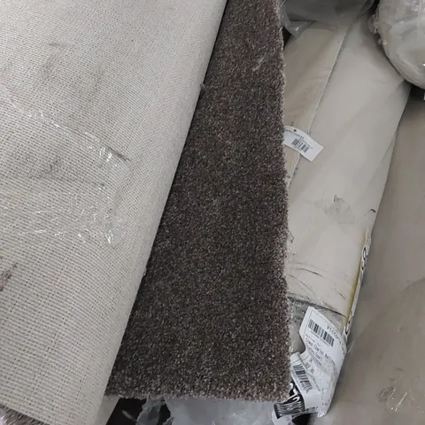 ROLL OF QUALITY EC HEARTLAND ULTRA KEMPSEY CARPET // SIZE: APPROXIMATELY 3.2 X 5m