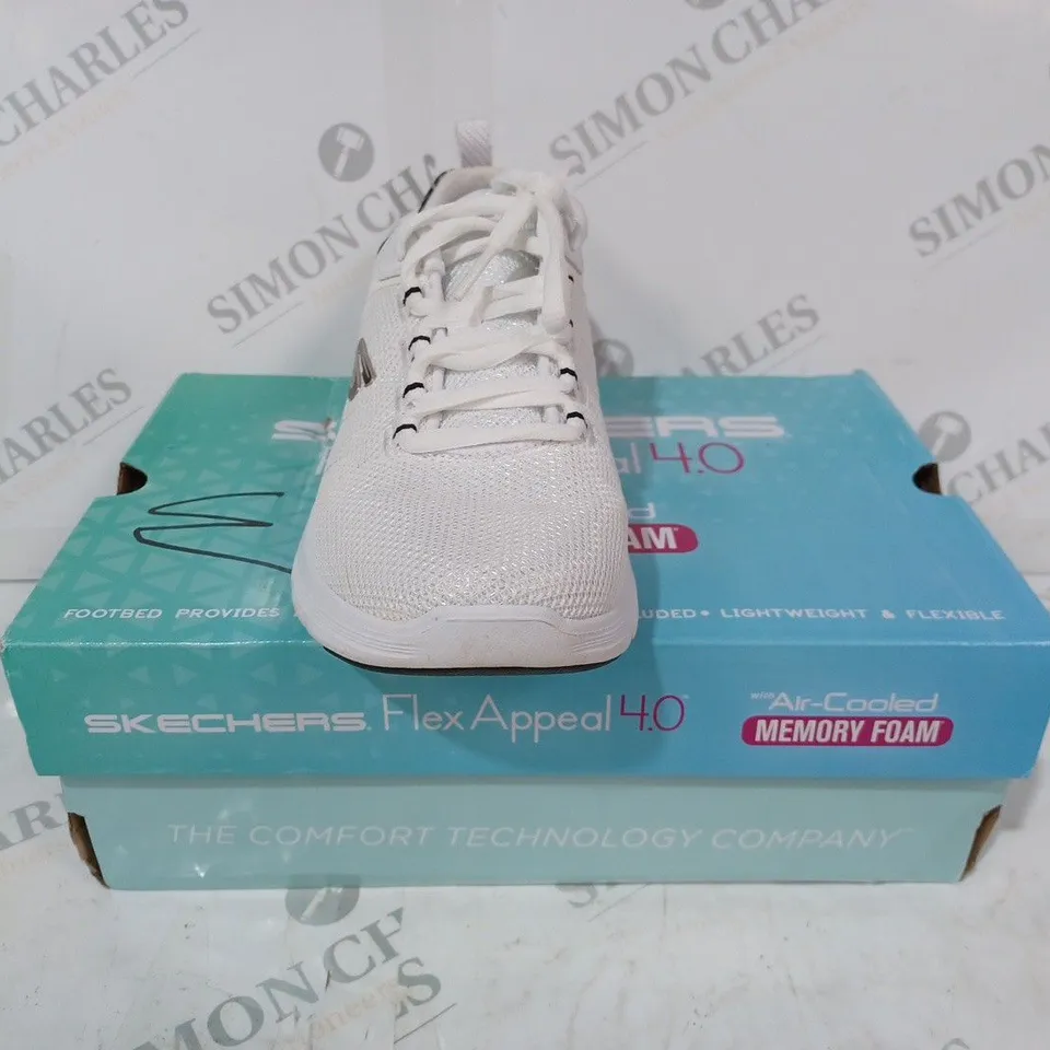 BOXED PAIR OF SKECHERS TRAINERS IN WHITE SIZE 3.5