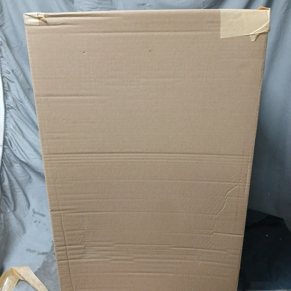 BOX OF 4 X METALLIC CHRISTMAS TREE ORNAMENT BOXED