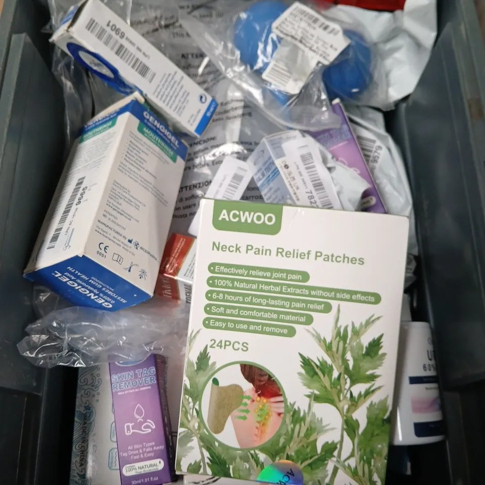 APPROXIMATELY 15 ASSORTED ITEMS INCLUDING UREA CREAM AND TIVLON TOENAIL FUNGUS CREAM 