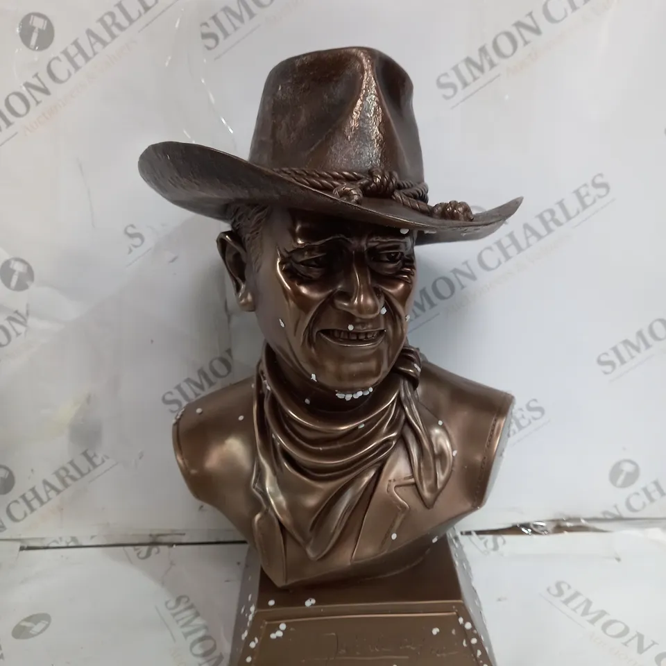 JOHN WAYNE BUS 40CM