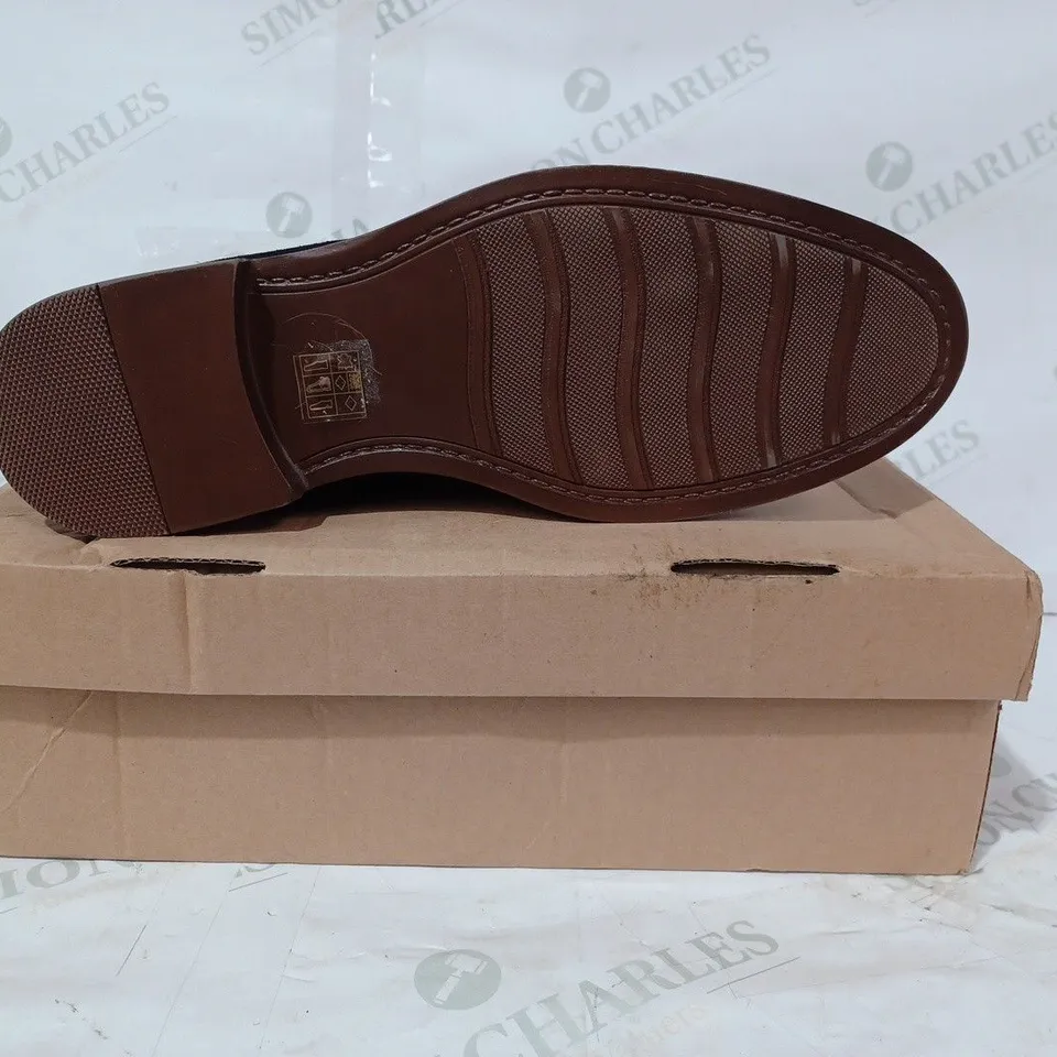 BOXED PAIR OF THOMAS CRICK SUEDE TASSEL LOAFERS IN BLACK UK SIZE 9