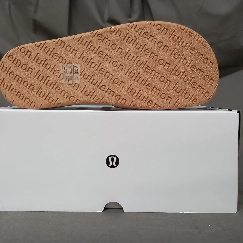 BOXED PAIR OF LULULEMON RESTFEEL SLIDERS IN BEIGE UK SIZE 6.5
