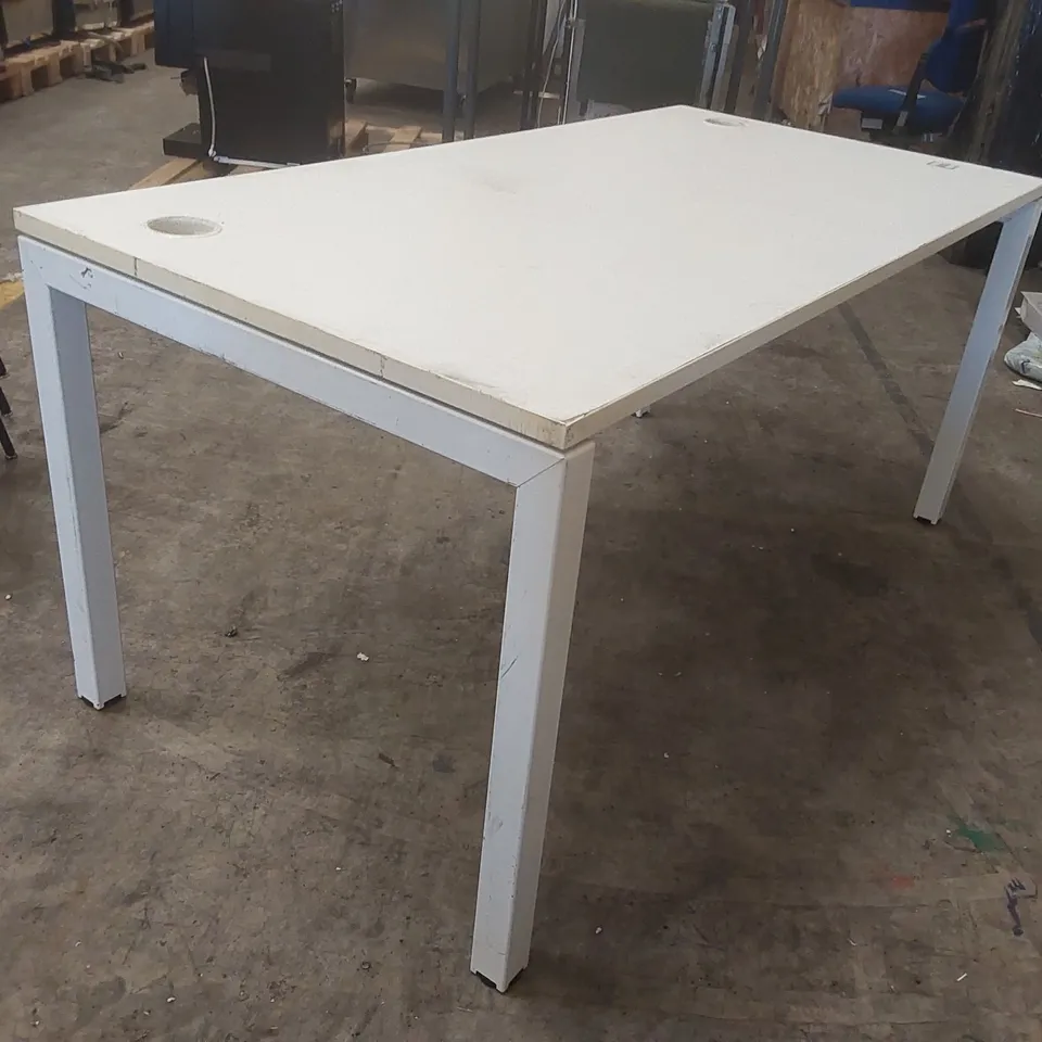 WHITE OFFICE DESK