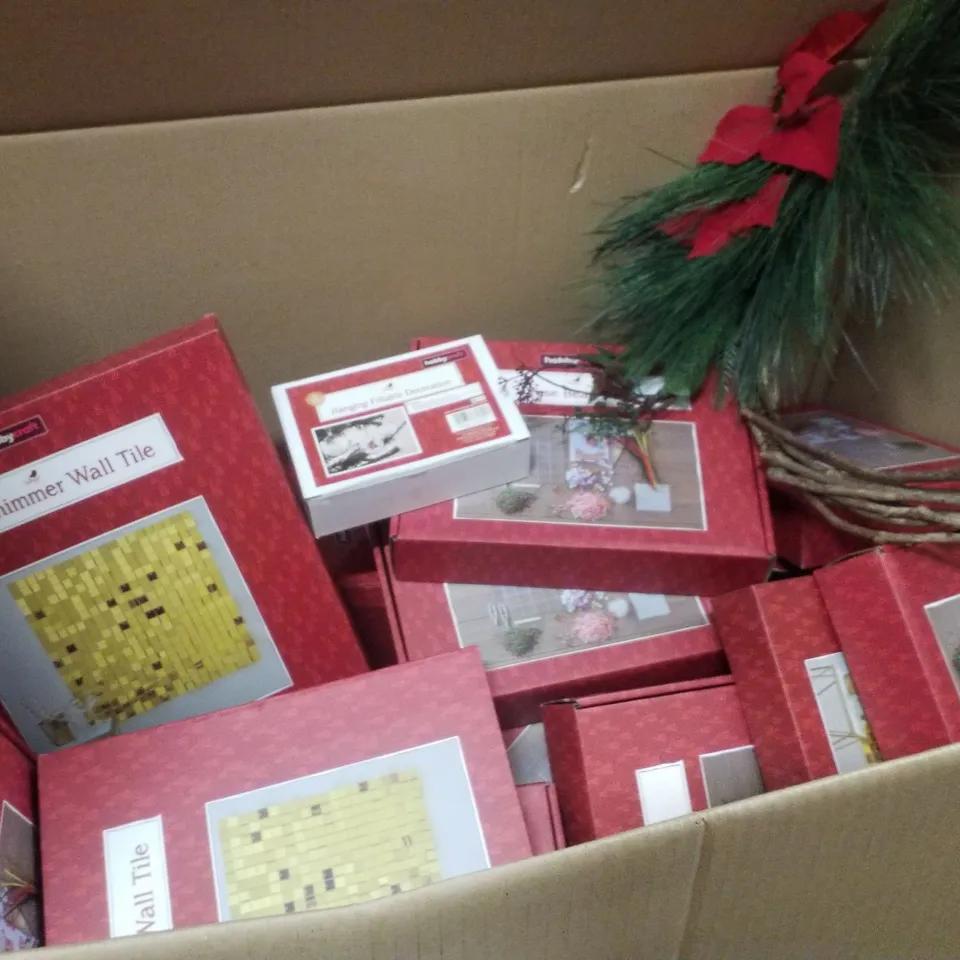 PALLET CONTAINING ASSORTED CHRISTMAS PRODUCTS & DECORATIONS INCLUDING WREATHS, GOLD SHIMMER WALL TILE, HANGING FILLABLE BAUBLES & FUSE BEAD SET