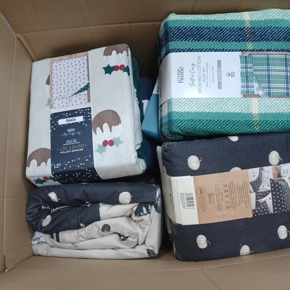 APPROXIMATELY 20 ASSORTED BEDDING ITEMS TO INCLUDE EASY CARE DUVET SET DOUBLE, SATEEN PILLOWCASES, SONIC THE HEDGEHOG SINGLE DUVET SET, ETC - COLLECTION ONLY