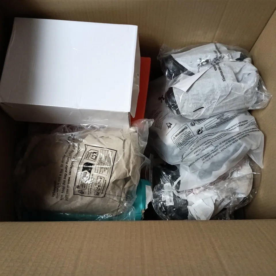 LOT OF APPROXIMATELY 22 ASSORTED PAIRS OF SHOES IN VARIOUS SIZES