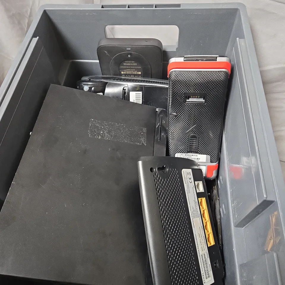 BOX OF APPOXIMATELY 7 ASSORTED ELECTRICAL ITEMS INCLUDING PANASONIC BLU RAY DISC PLAYER AND PLUME PLUG IN 