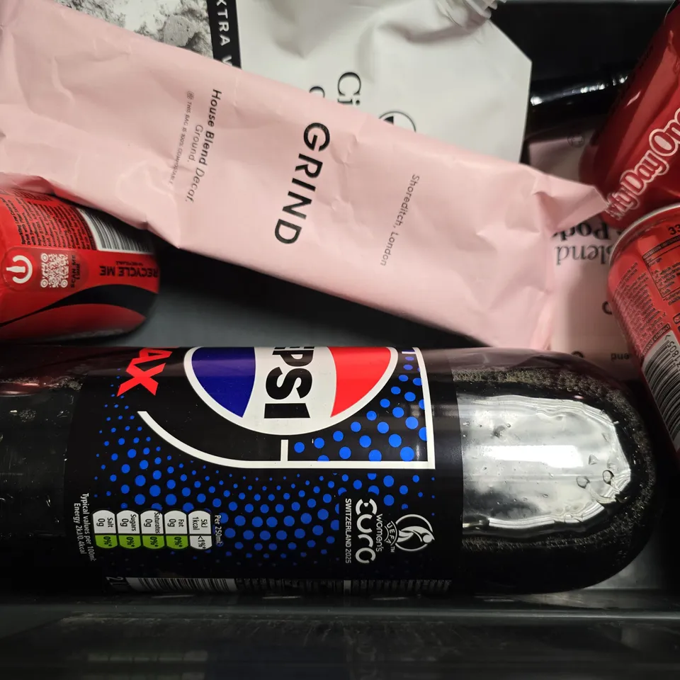 APPROXIMATELY 8 ASSORTED DRINKS ITEMS TO INCLUDE - PEPSI MAX , GRIND EDITIONS BRAZIL , COCA COLA ETC