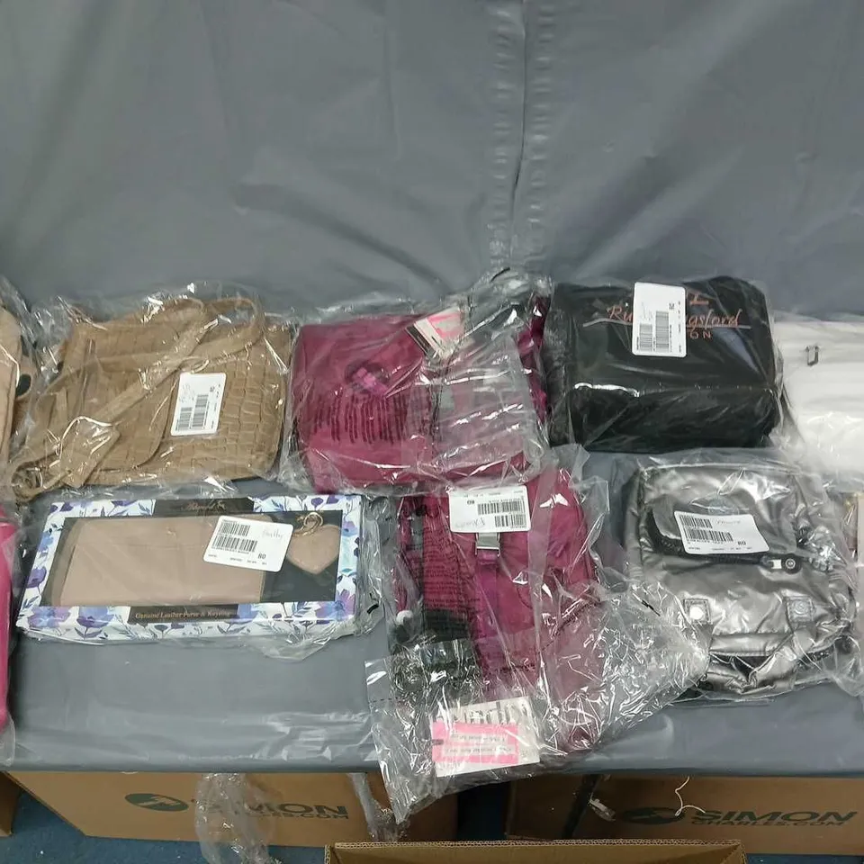 BOX OF APPROXIMATELY 10 ASSORTED BAGGED BAGS IN VARIOUS STYLES, SIZES, AND BRANDS 