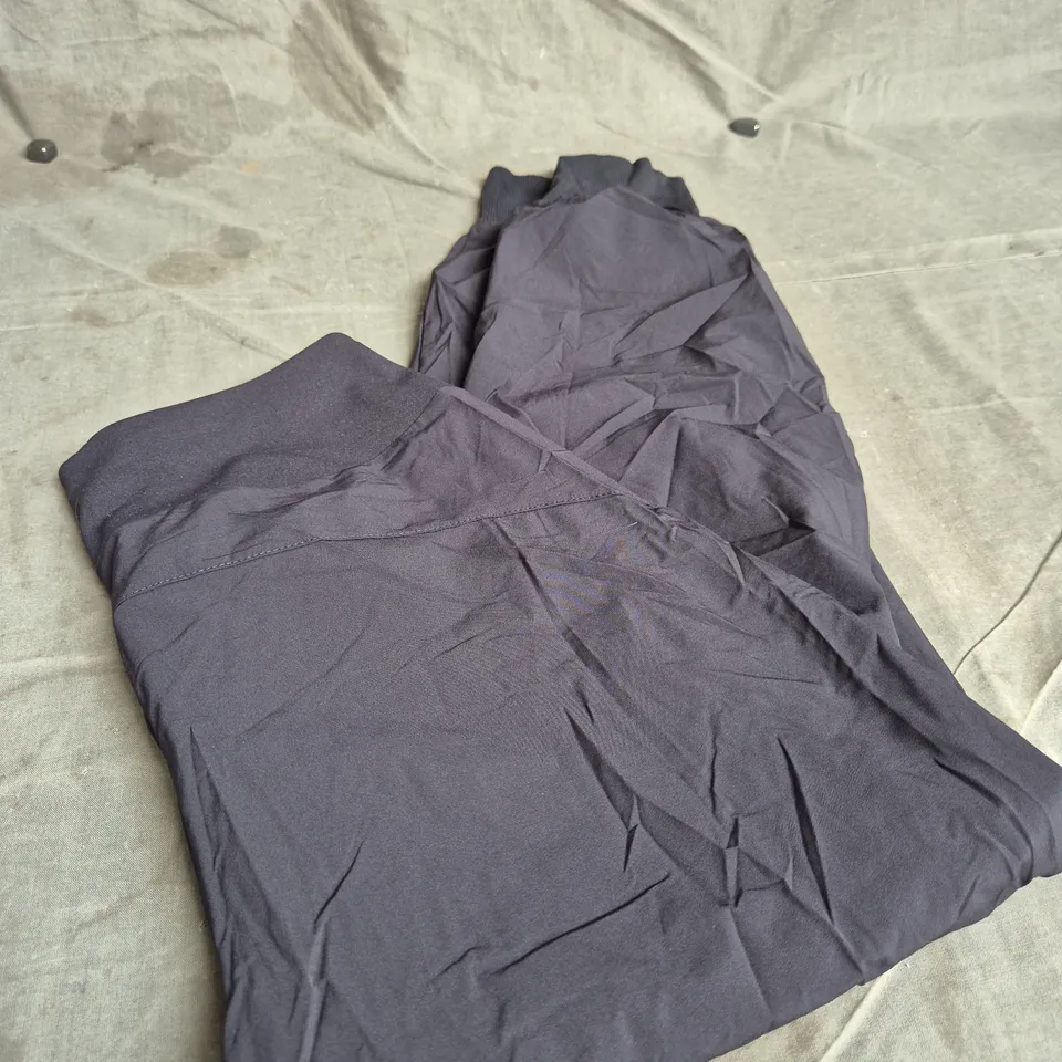 NIKE BLACK SPORTS PANTS SIZE S