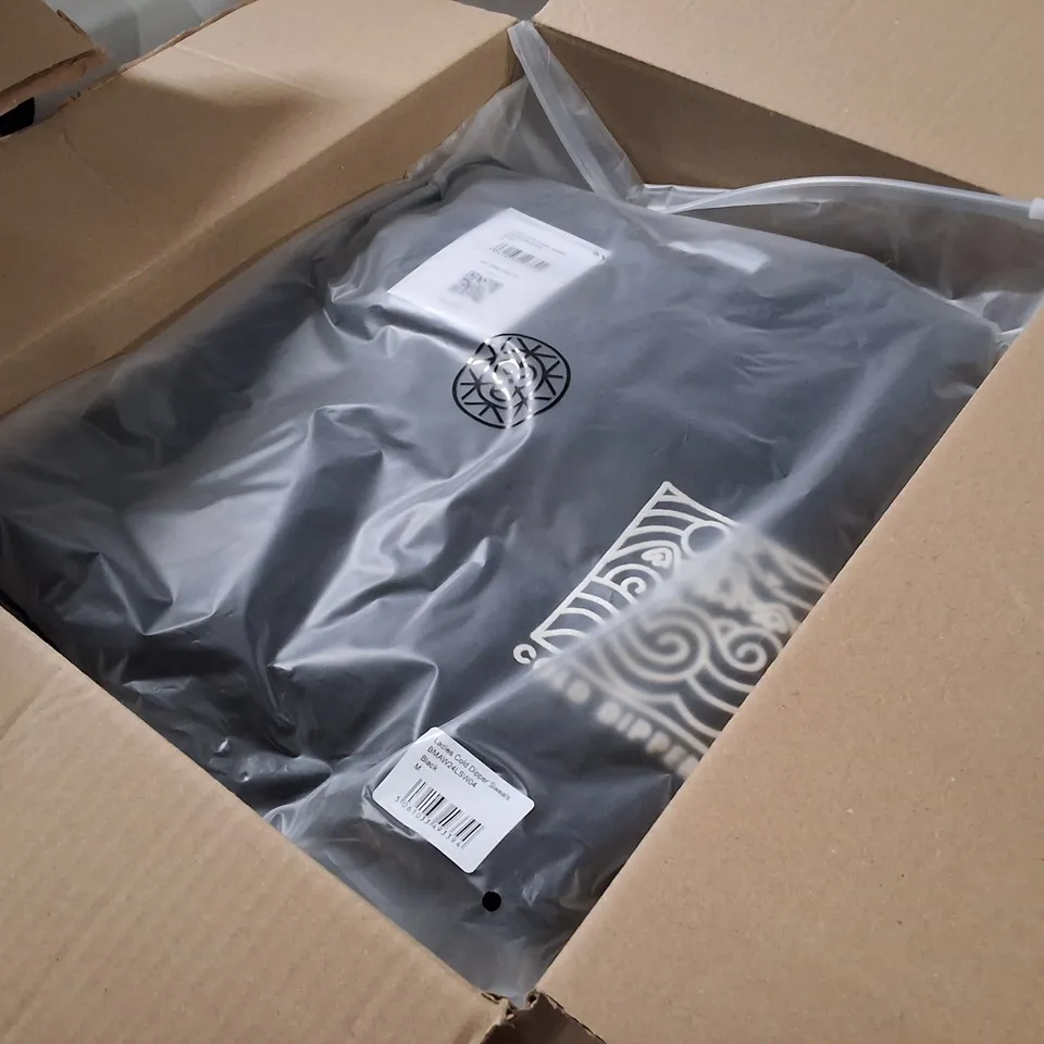 BOX CONTAINING APPROXIMATELY 7 BRASS MONKEY LADIES BLACK SWEATSHIRT – 'COLD DIPPER' GRAPHIC, SIZE UK M (M) – SWEATSHIRT