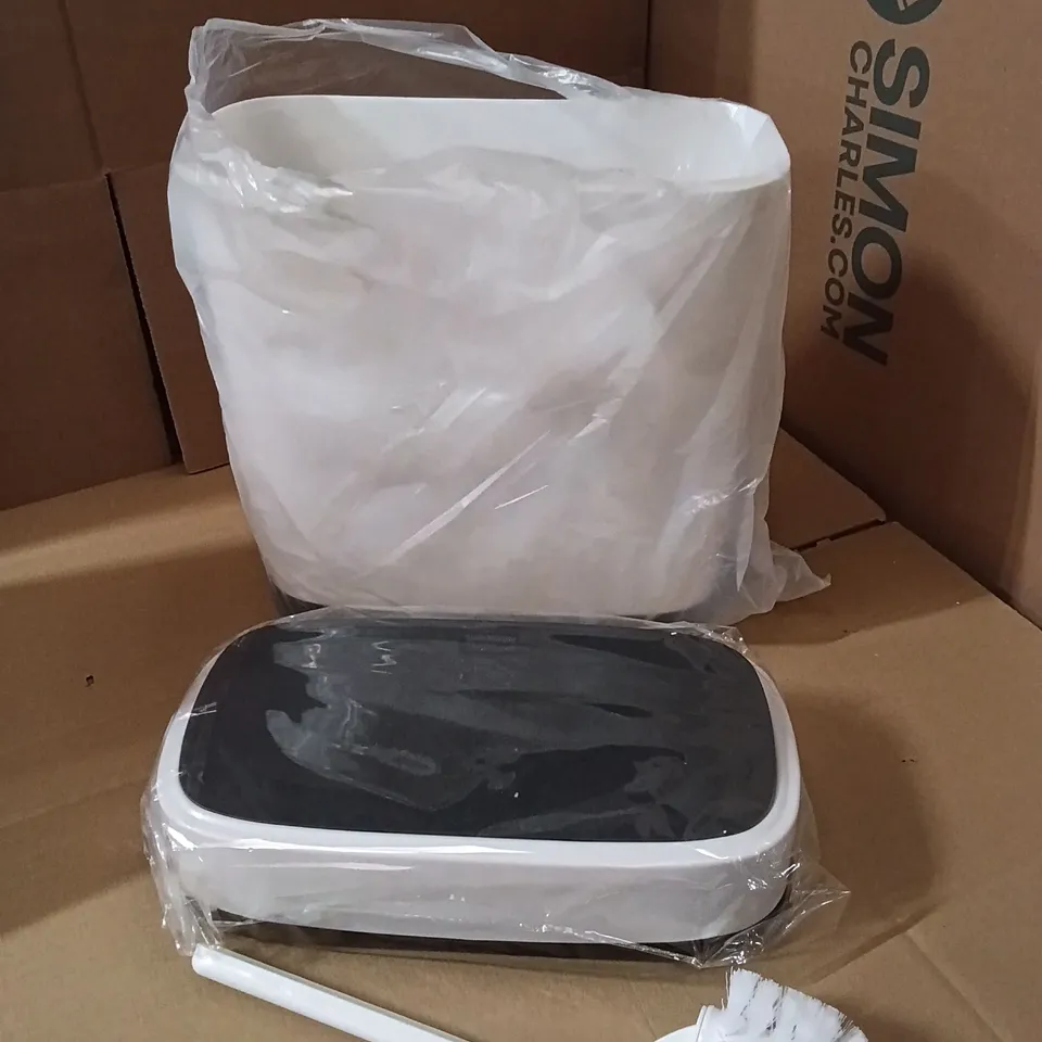 BOXED LIFE IDEAS RUBBISH BIN - WHITE/BLACK