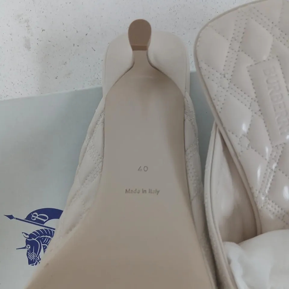 BURBERRY QUILTED LEATHER MULES – UK 7 (EU 40) – MADE IN ITALY