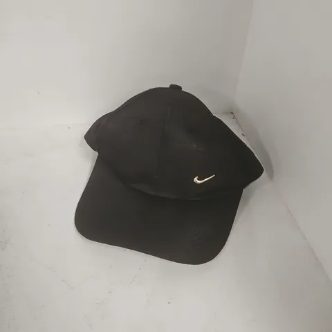 NIKE BLACK CAP