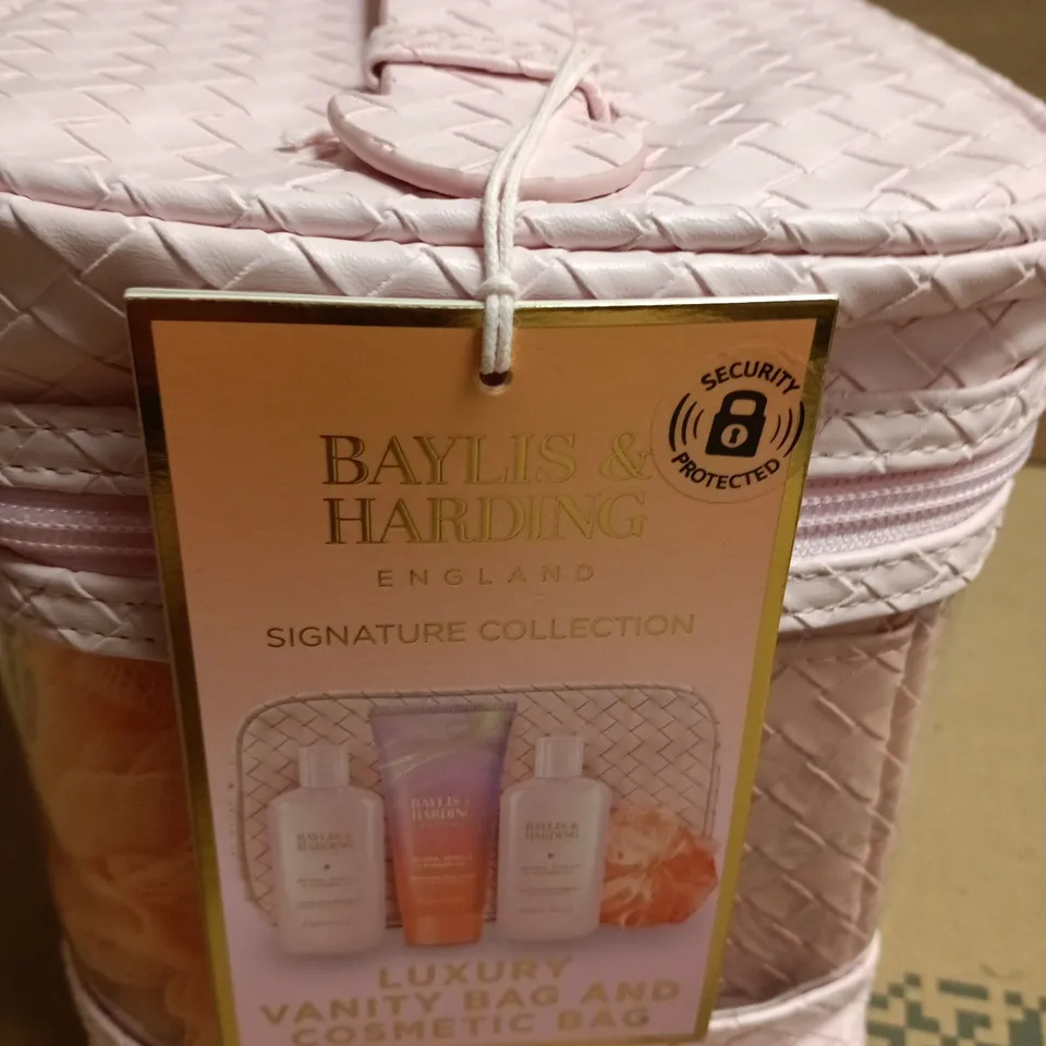 BAYLIS & HARDING LUXURY VANITY AND COSMETIC BAG GIFT SET
