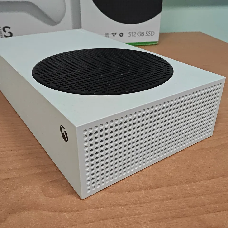 BOXED XBOX SERIES S 512GB DISC FREE EDITION WITH CONTROLLER 