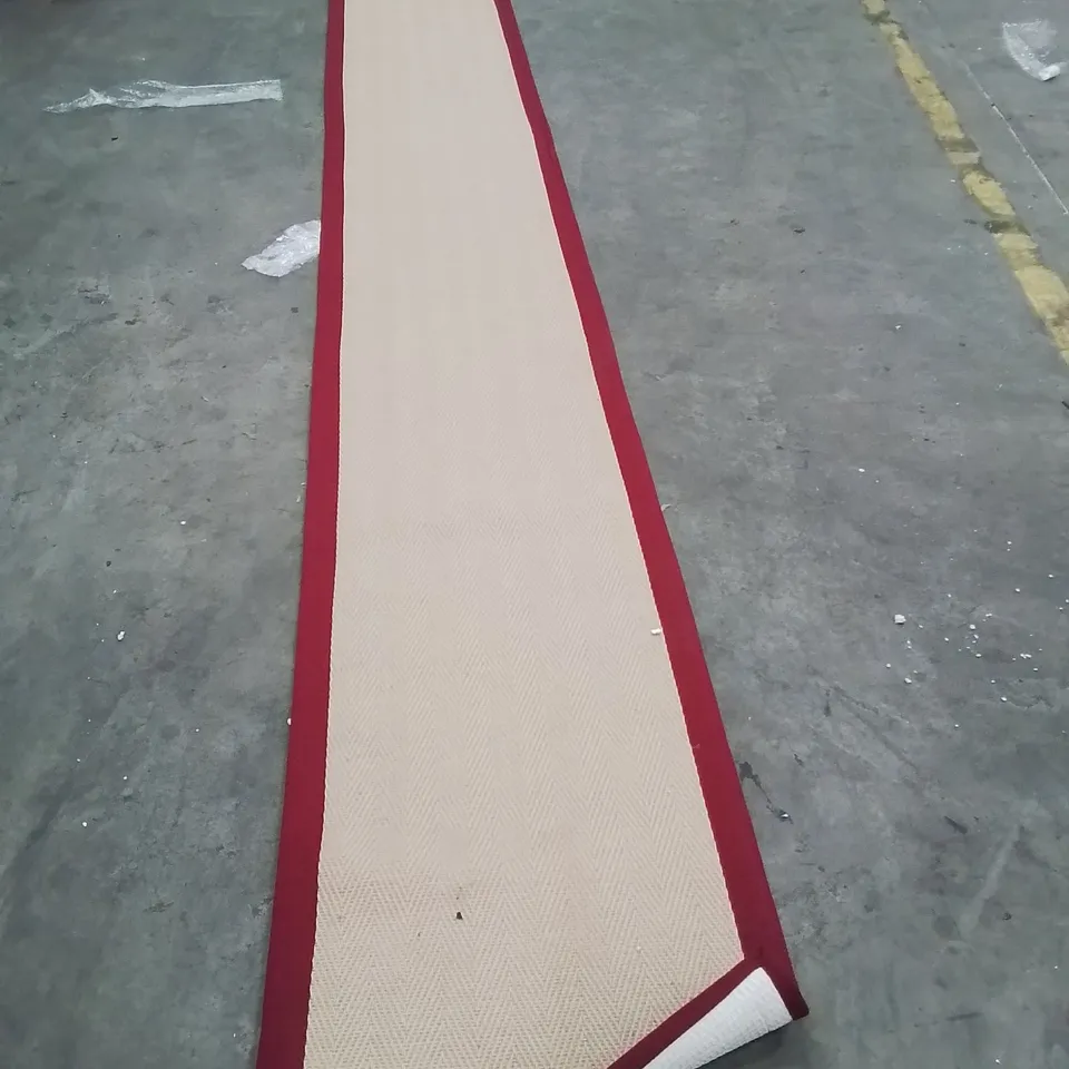 QUALITY DESIGNER AREA RUG - APPROXIMATELY 600X60CM